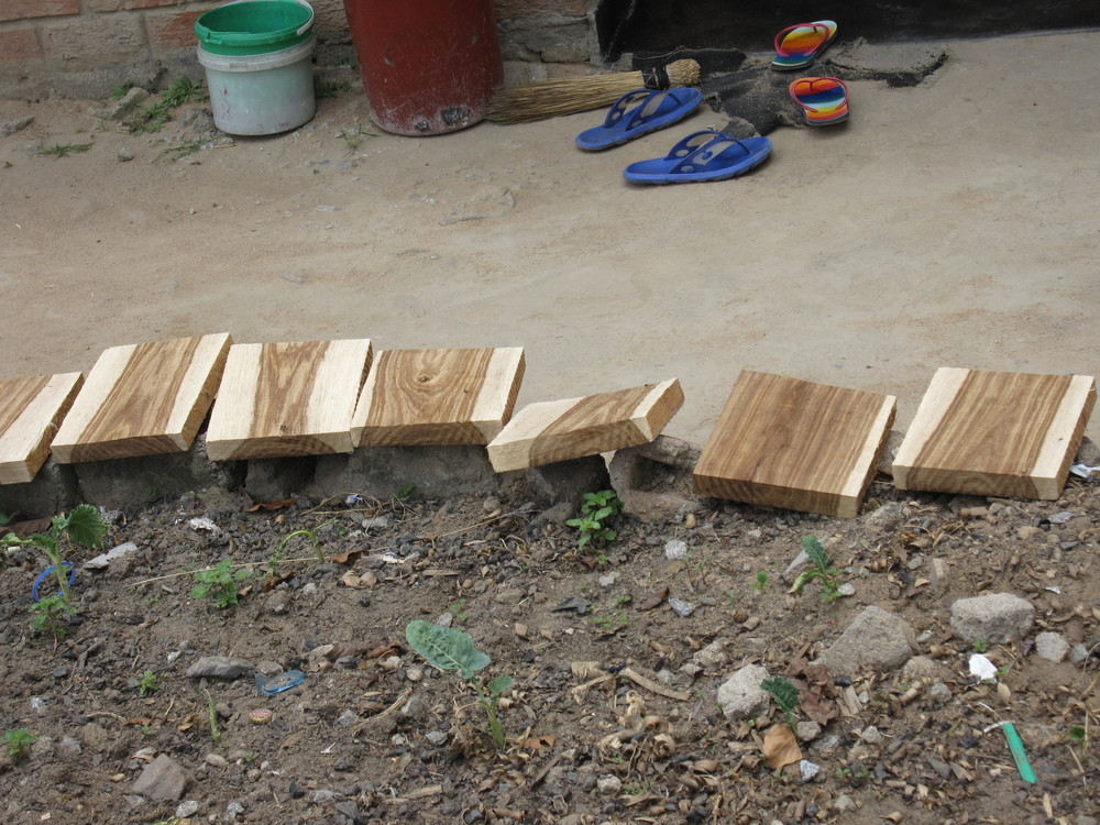 Newton Cheza Chozengwa wood for mbiras
